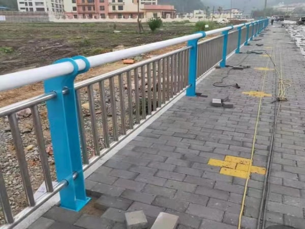旋轉式油桶夾